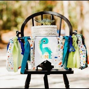 1st birthday dinosaur decor